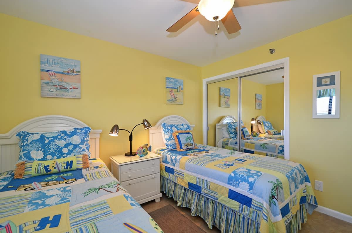 One Seagrove Place 0908 | Photo 17