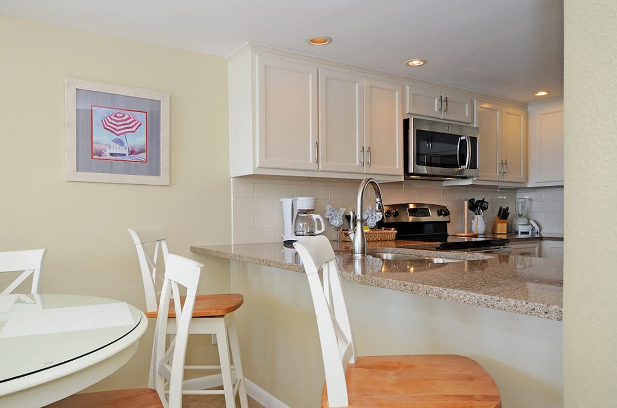 One Seagrove Place 0908 | Photo 8