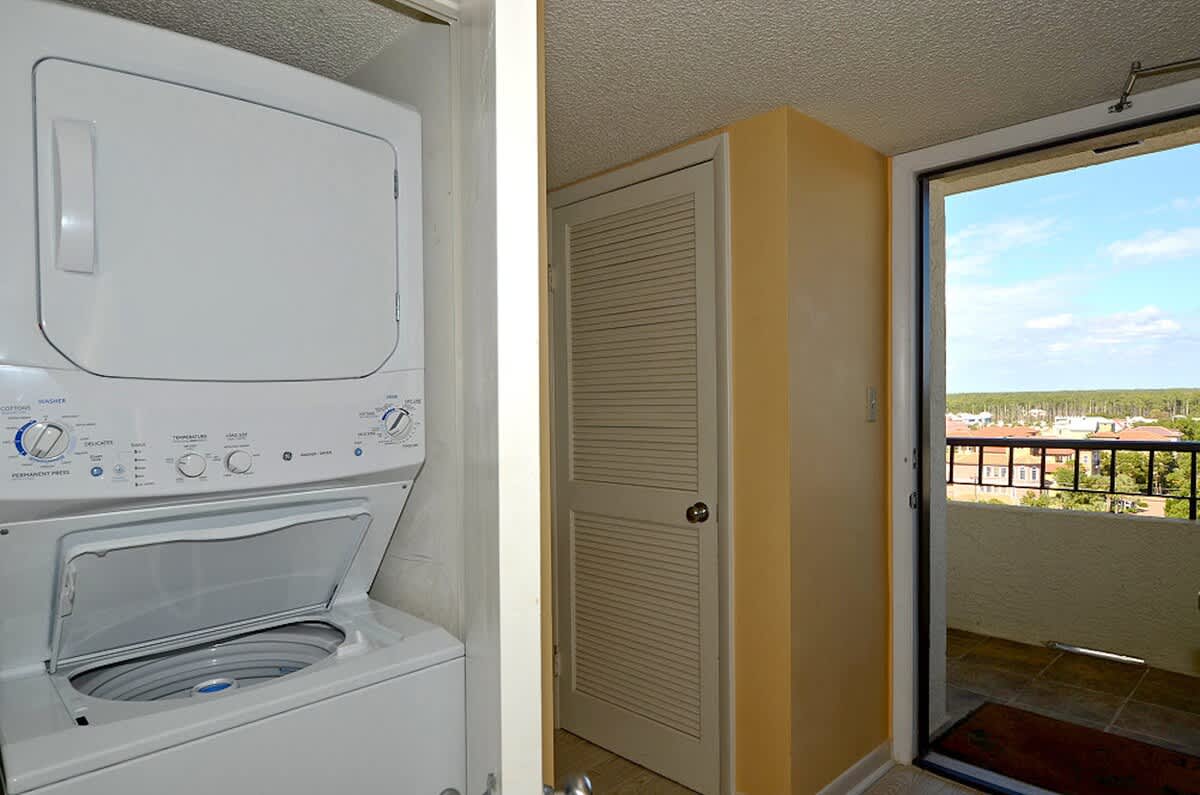 One Seagrove Place 1001 20