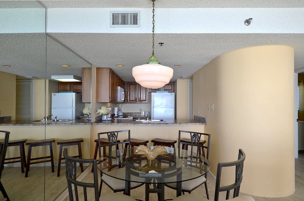 One Seagrove Place 1001 7