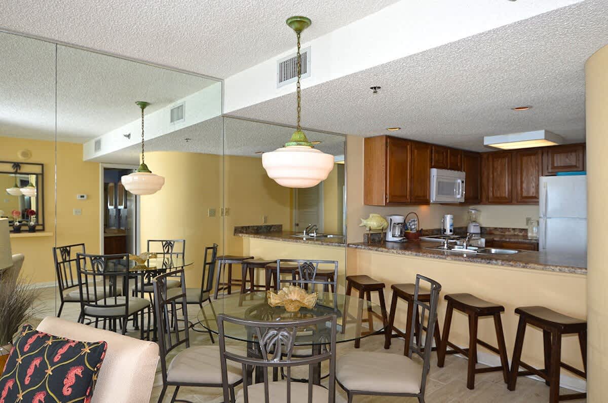 One Seagrove Place 1001 6