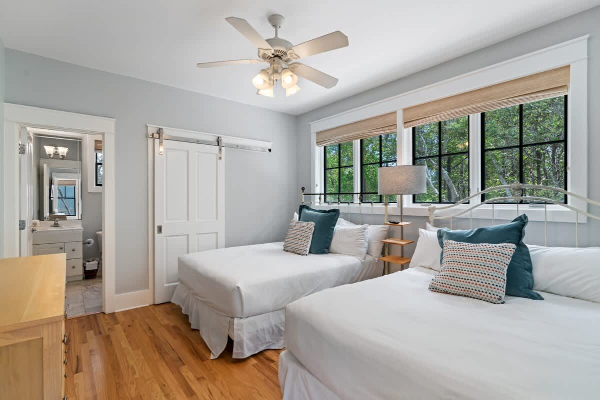 2nd floor Double Queen bedroom