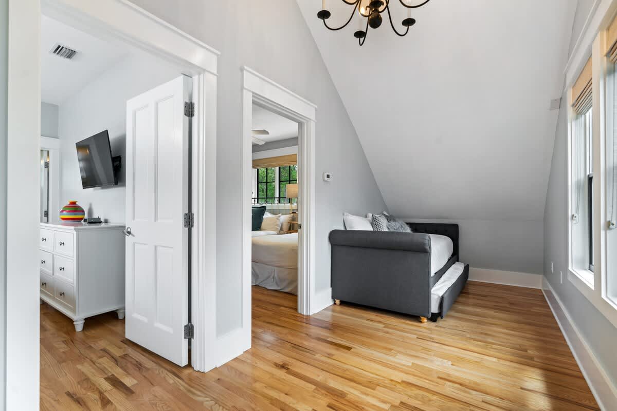 2nd floor sleeping nook w/ trundle