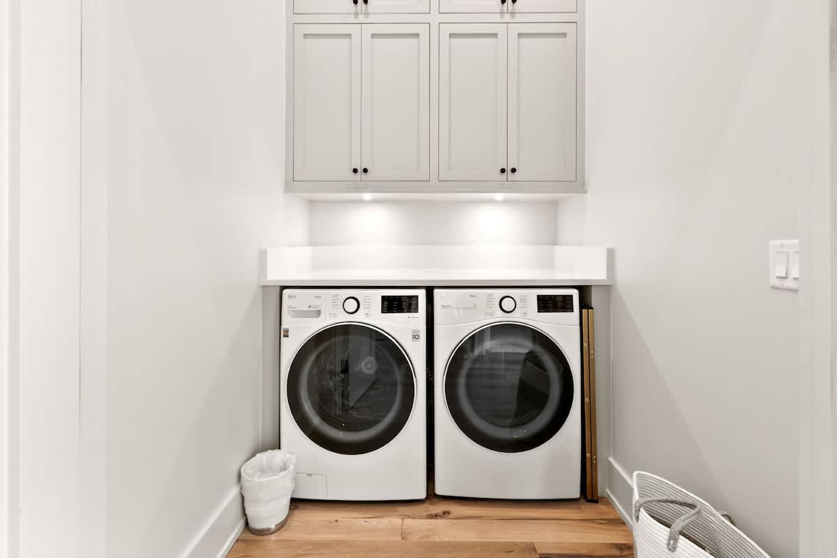 283 Lakeview Drive 55