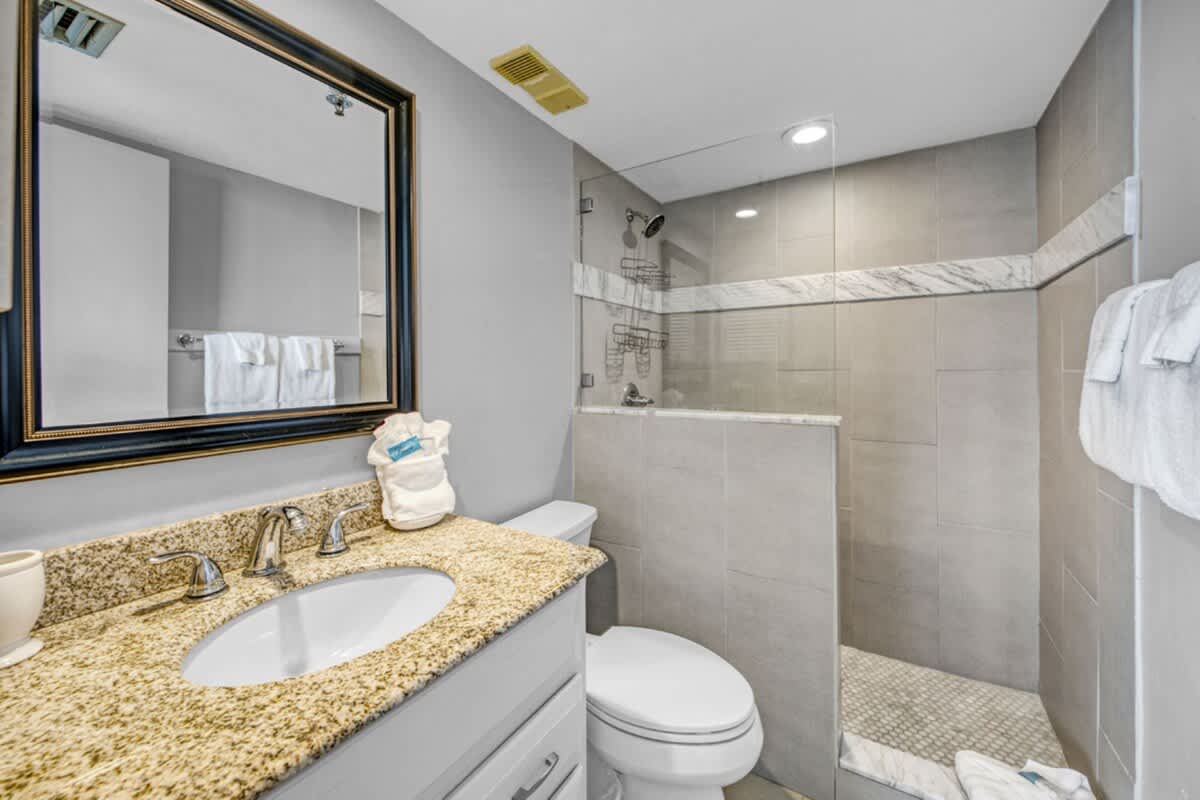 One Seagrove Place 1603 | Photo 18