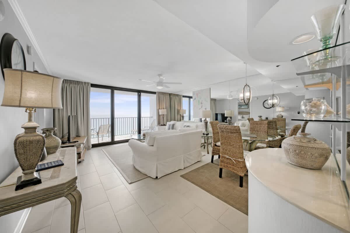 One Seagrove Place 1603 | Photo 3