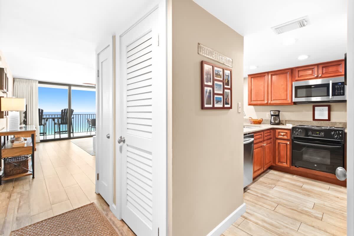 One Seagrove Place 1004 6