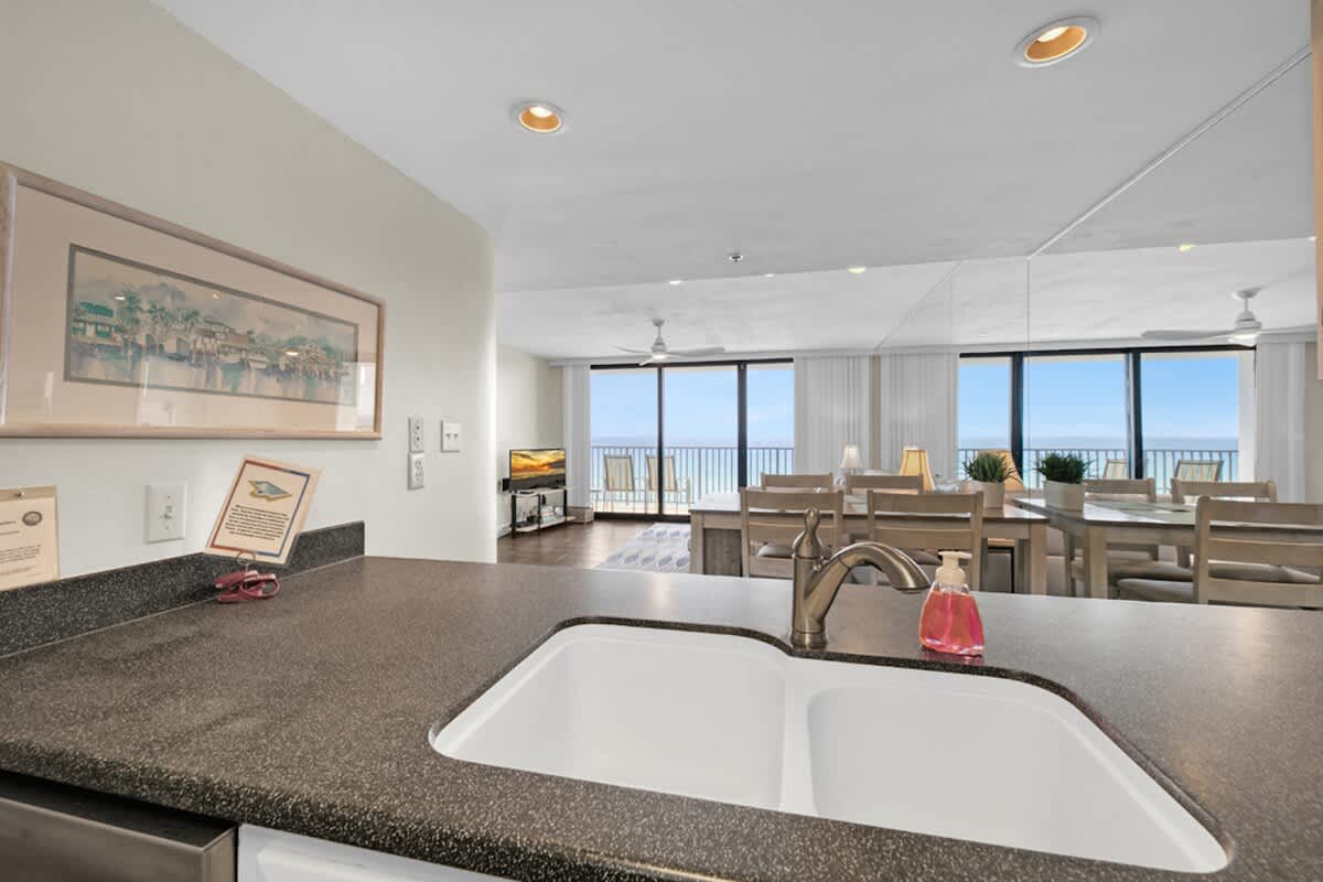 One Seagrove Place 1005 | Photo 10