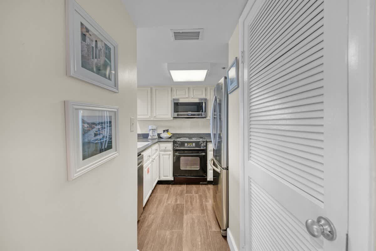 One Seagrove Place 1005 | Photo 12
