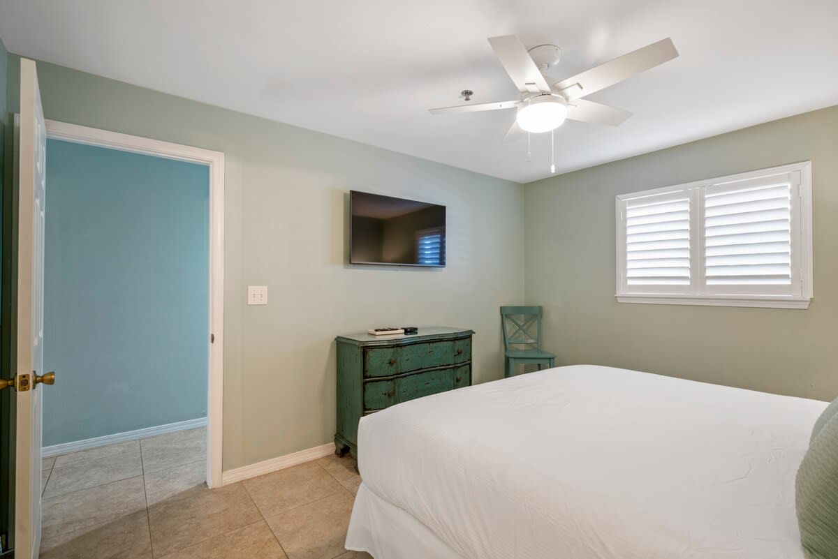 Crystal Sands 106B | Photo 13