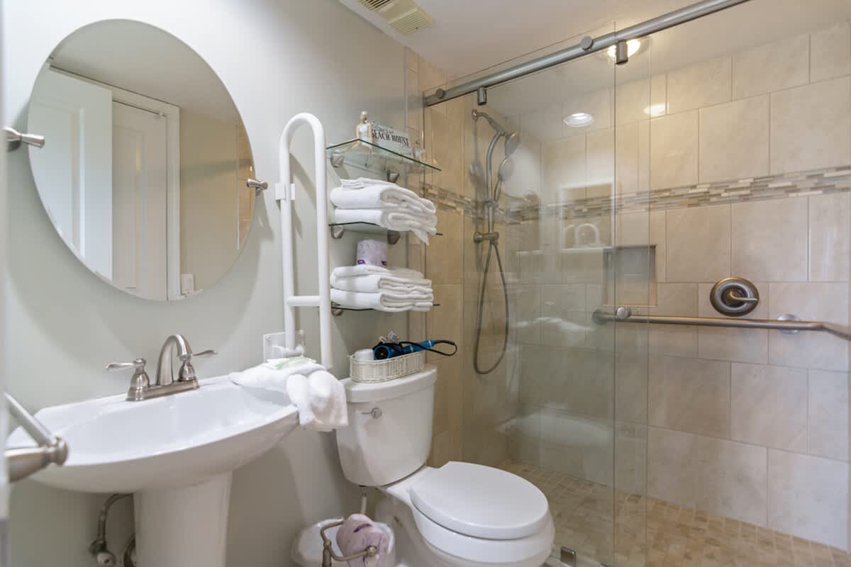 One Seagrove Place 1007 | Photo 8