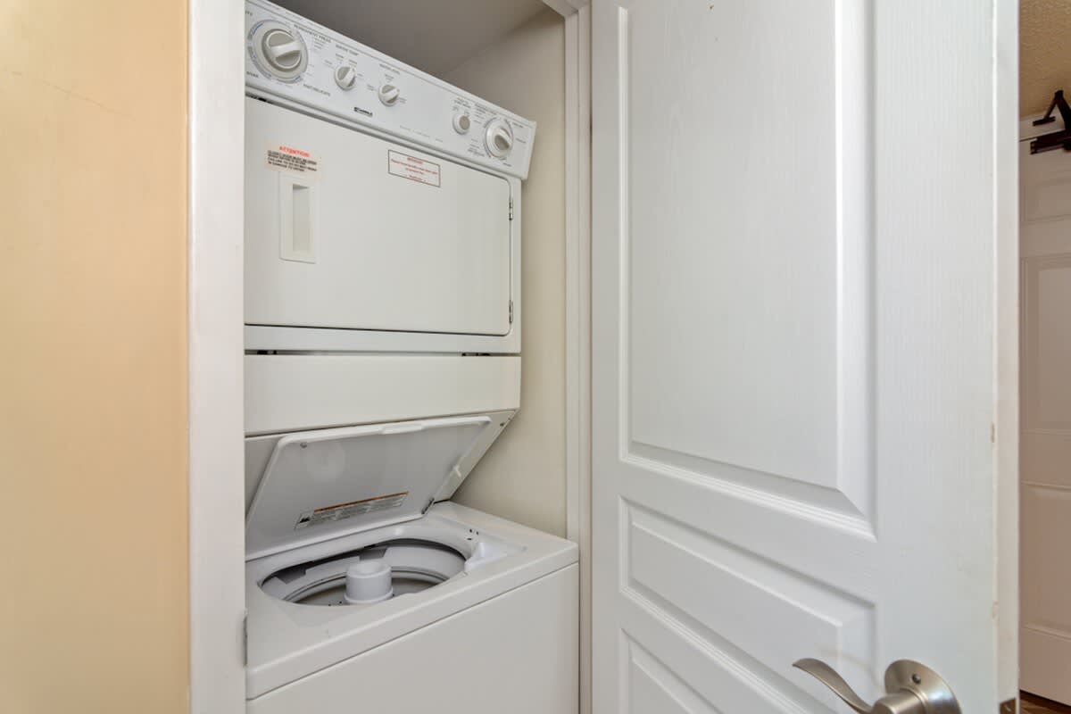 One Seagrove Place 1007 | Photo 9