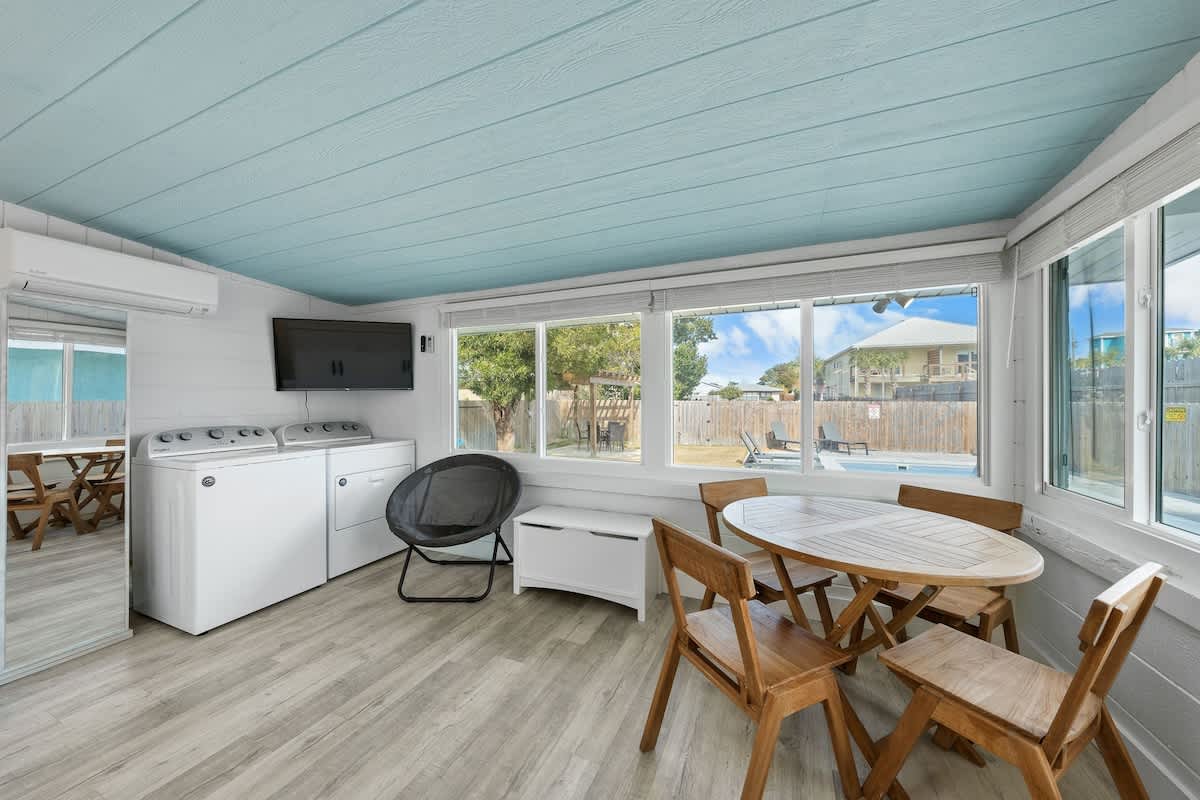 Emerald Flamingo | Photo 28