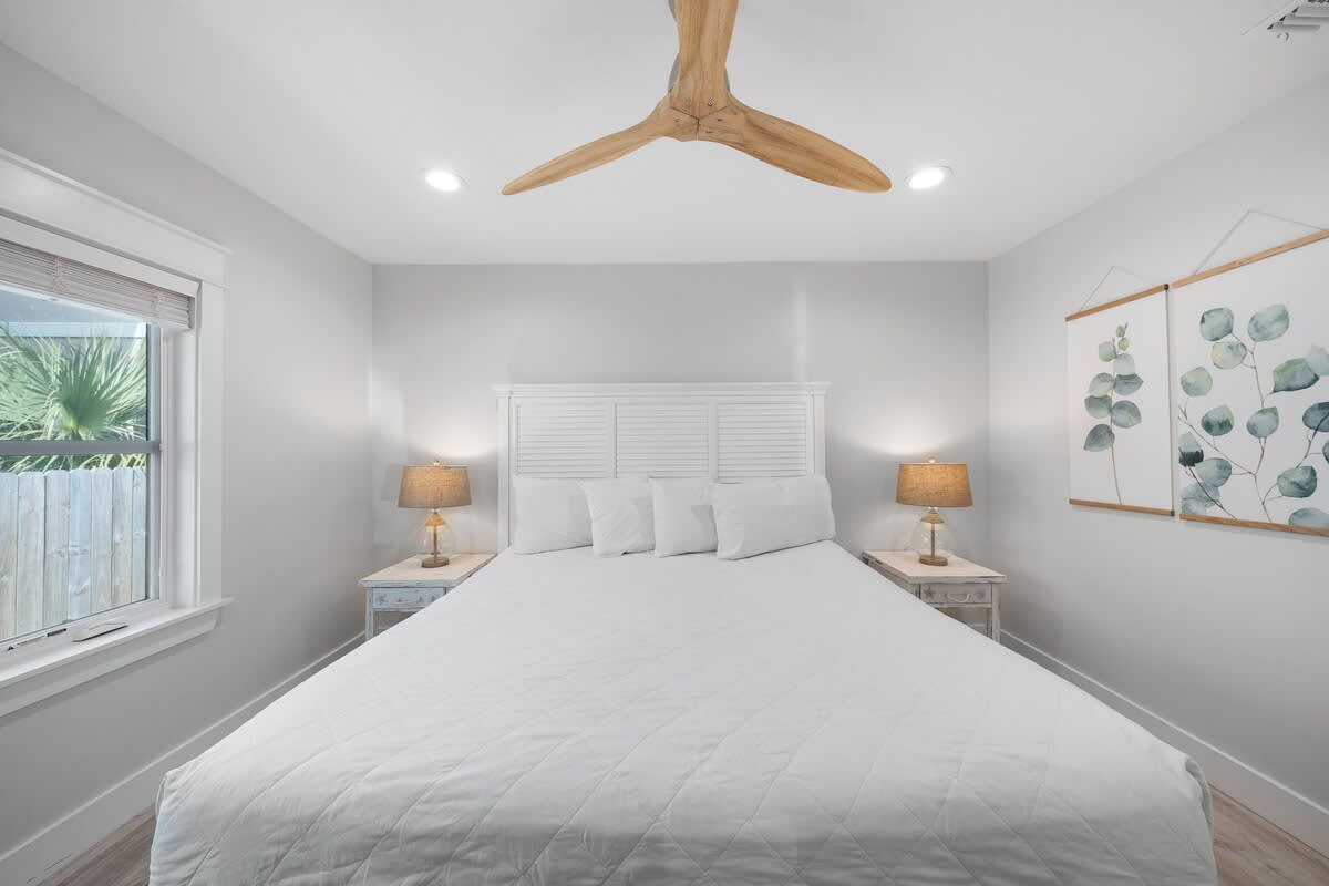 Emerald Flamingo | Photo 21