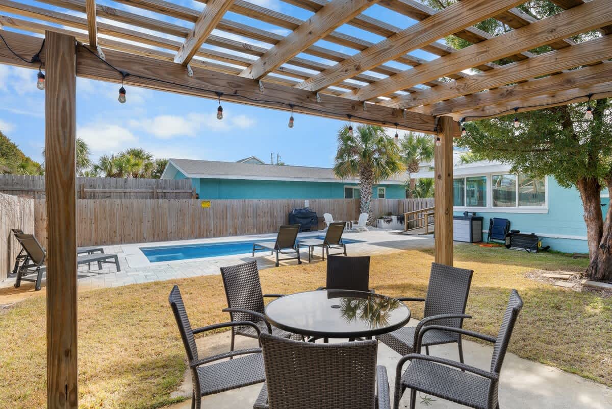 Emerald Flamingo | Photo 9