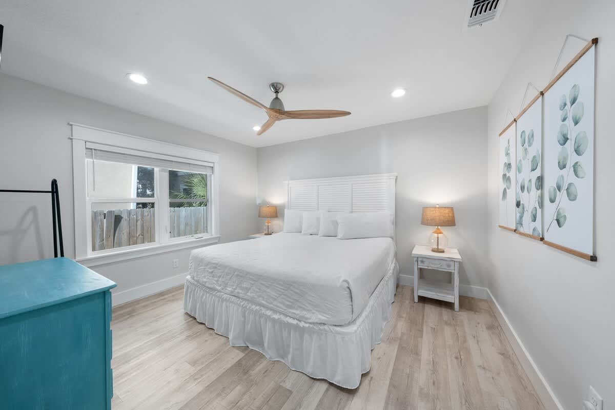 Emerald Flamingo | Photo 23