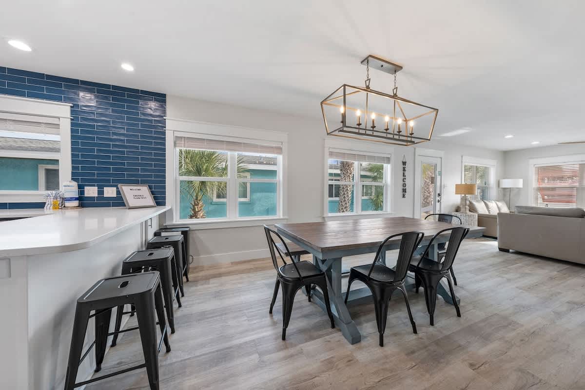 Emerald Flamingo | Photo 4