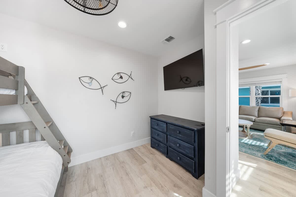 Emerald Flamingo | Photo 27