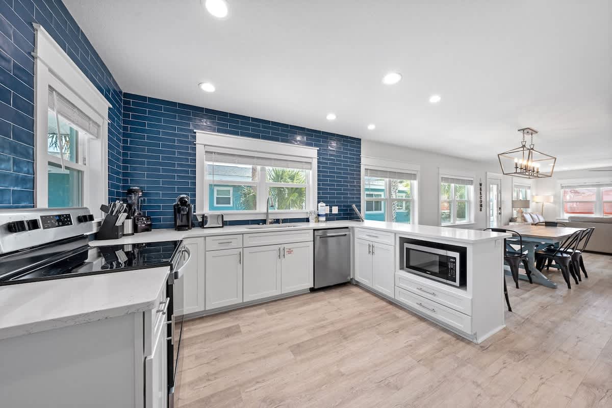 Emerald Flamingo | Photo 2