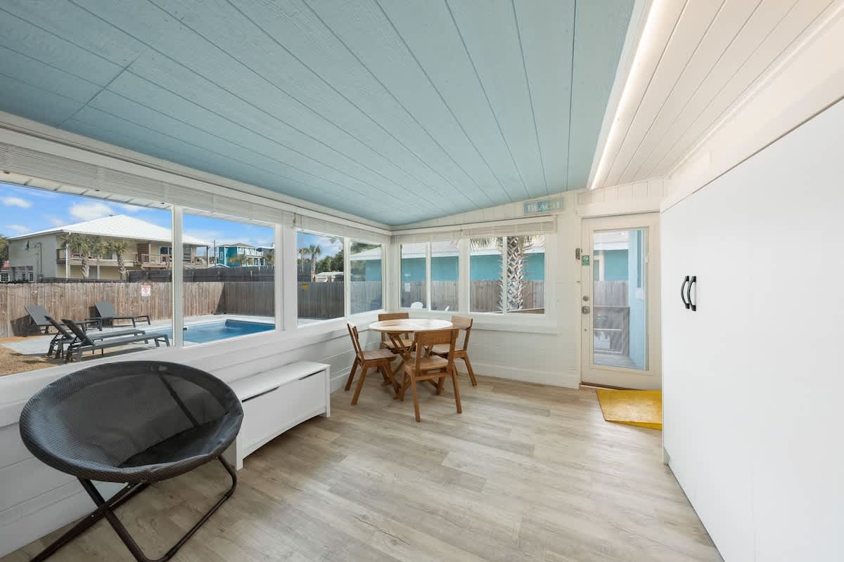 Emerald Flamingo | Photo 33