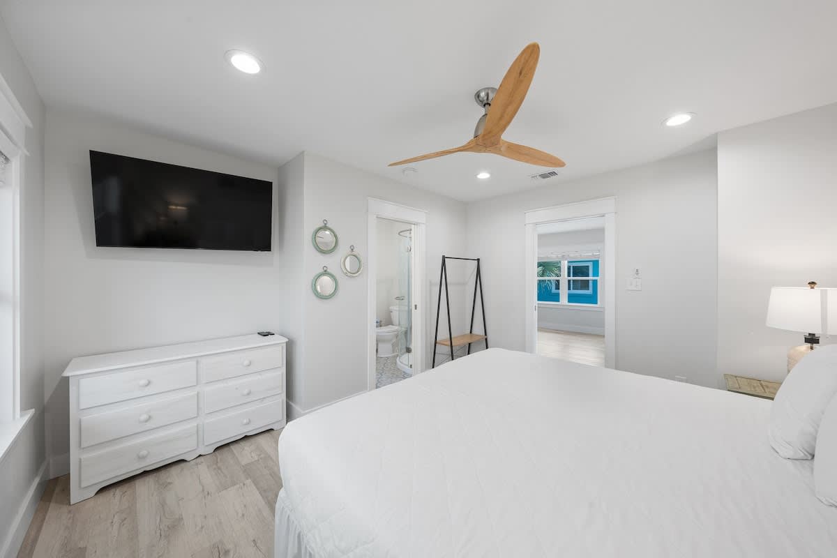 Emerald Flamingo | Photo 18