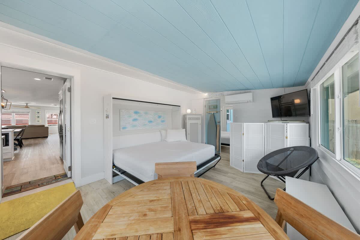 Emerald Flamingo | Photo 32