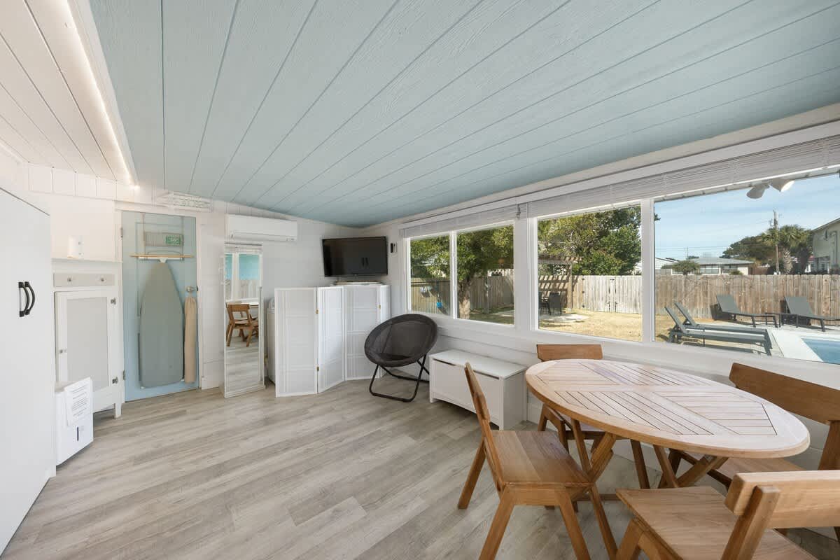 Emerald Flamingo | Photo 31