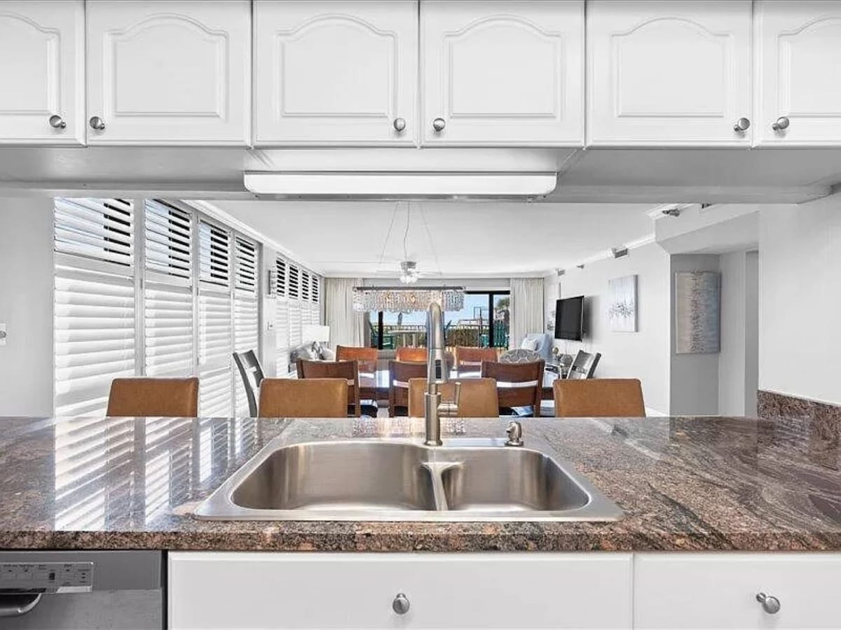 Emerald Towers 0101 8