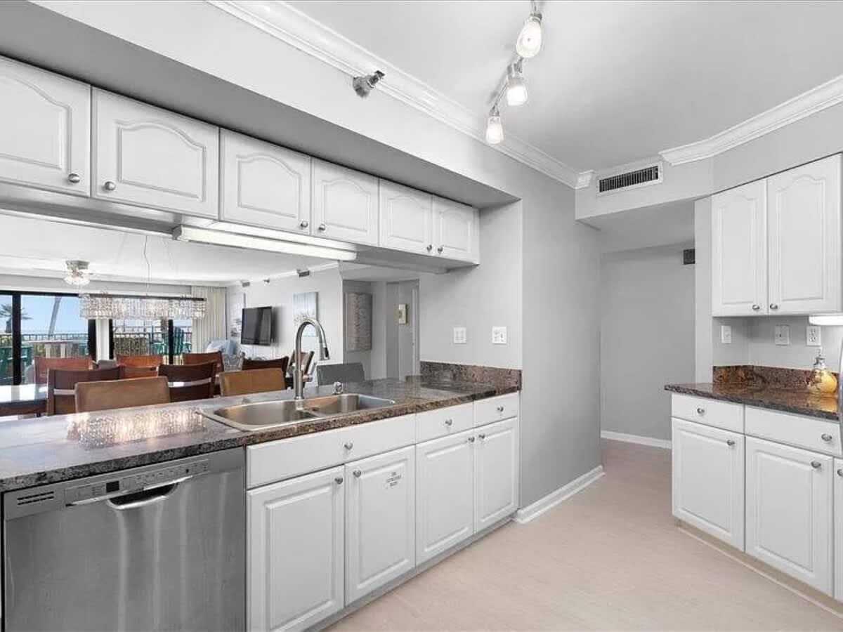 Emerald Towers 0101 11