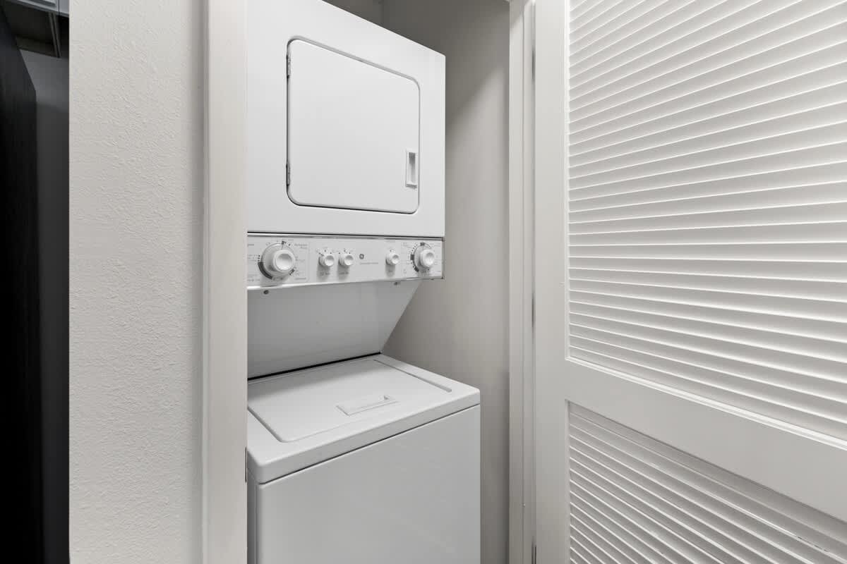 Emerald Towers 0502 21