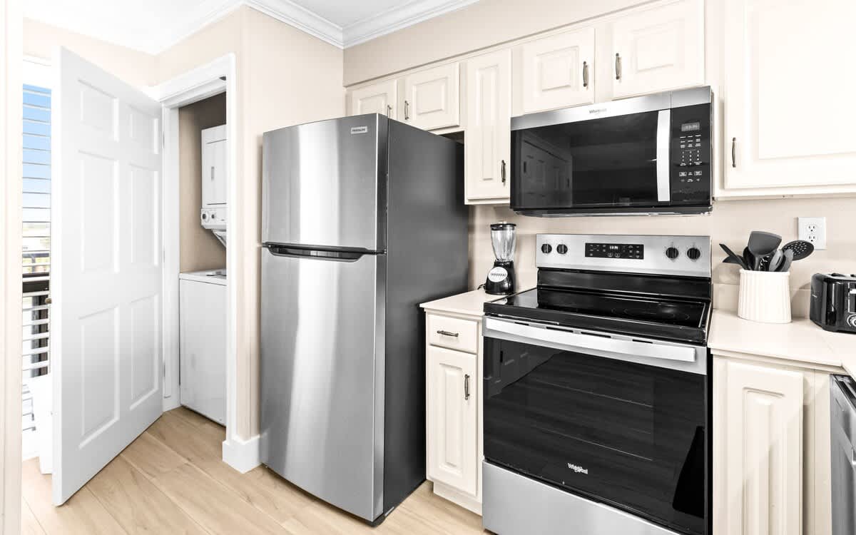 Emerald Towers 0603 | Photo 12