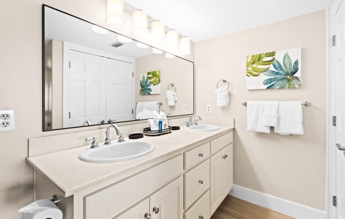 Emerald Towers 0603 | Photo 17