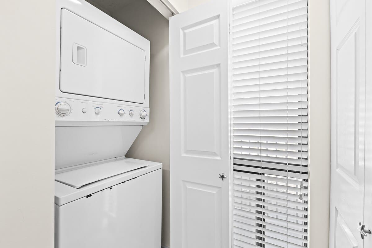 Emerald Towers 0704 8