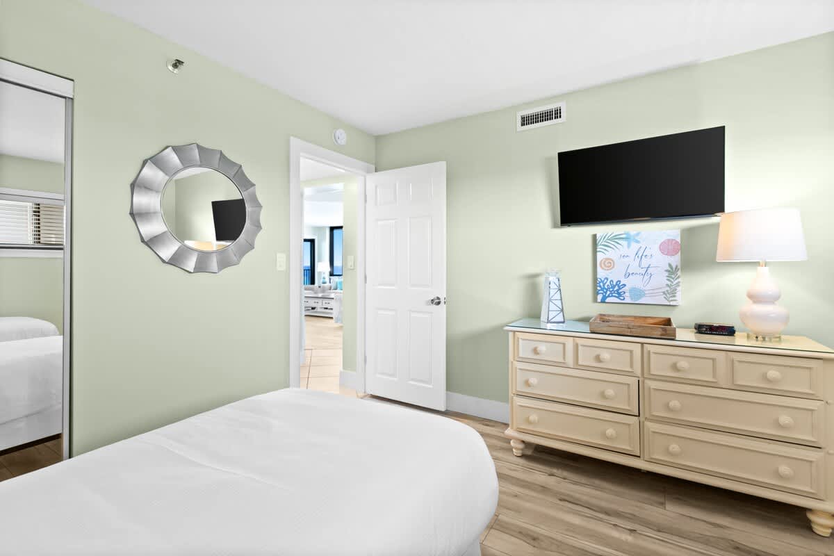 Emerald Towers 0706 19