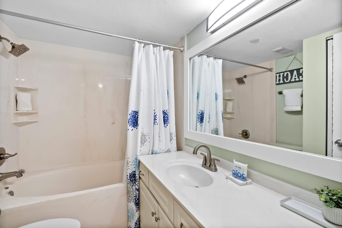 Emerald Towers 0706 22