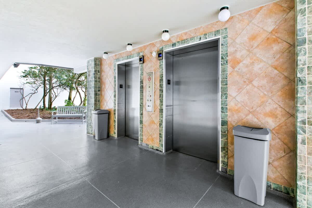 Emerald Towers 1101 22