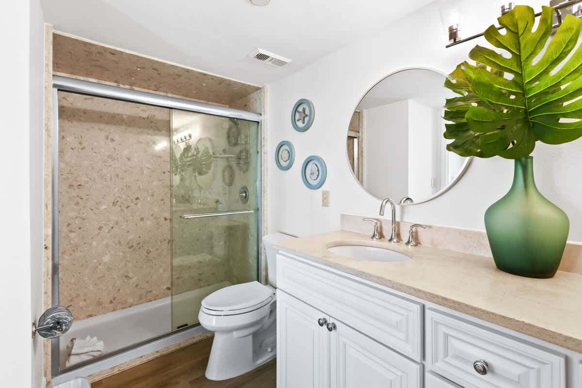 Emerald Towers 1103 38