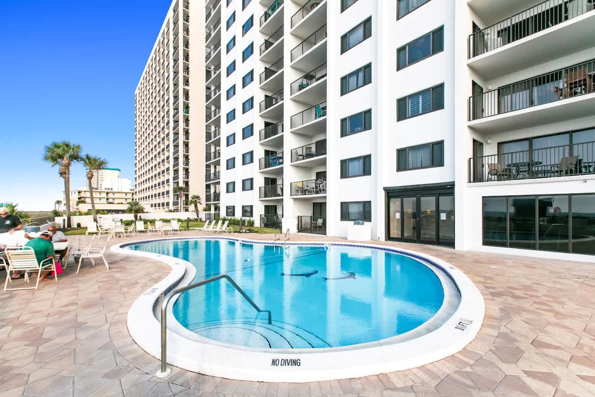 Emerald Towers 1103 46