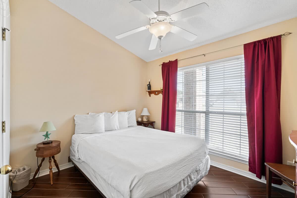 Hidden Jewel WITH A POOL | Photo 18