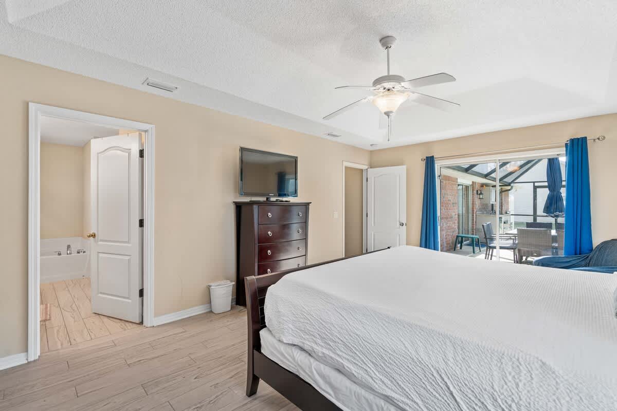 Hidden Jewel WITH A POOL | Photo 21