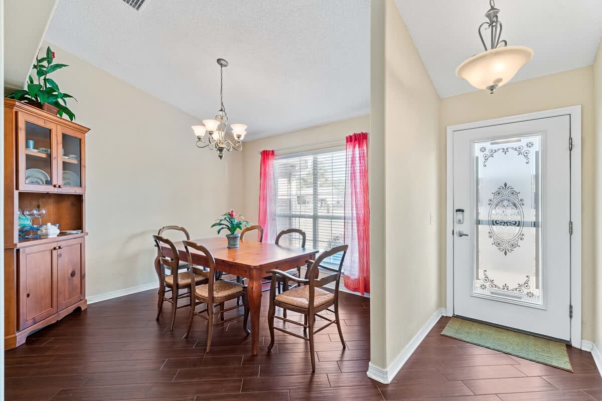 Hidden Jewel WITH A POOL | Photo 10