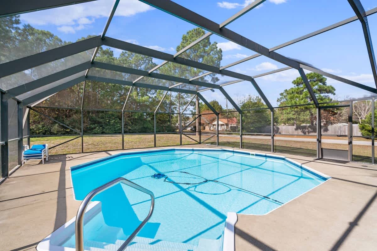 Hidden Jewel WITH A POOL | Photo 34