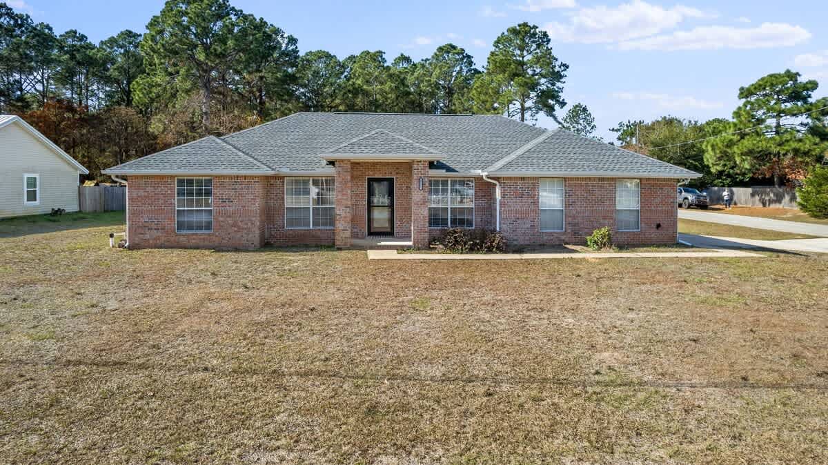 Hidden Jewel WITH A POOL | Photo 37