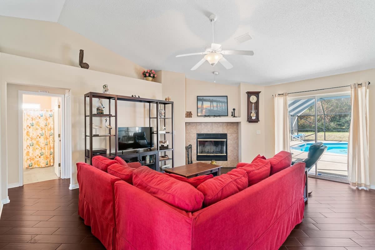 Hidden Jewel WITH A POOL | Photo 13