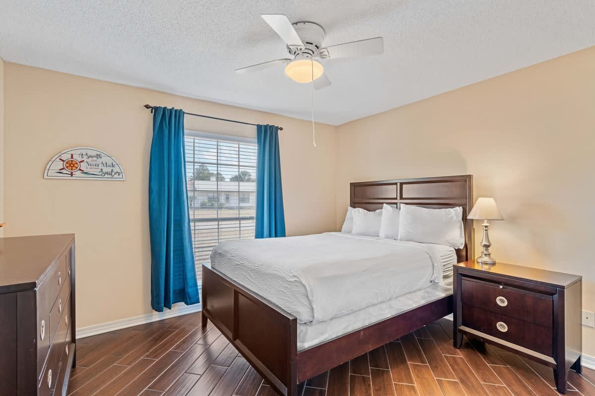 Hidden Jewel WITH A POOL | Photo 28