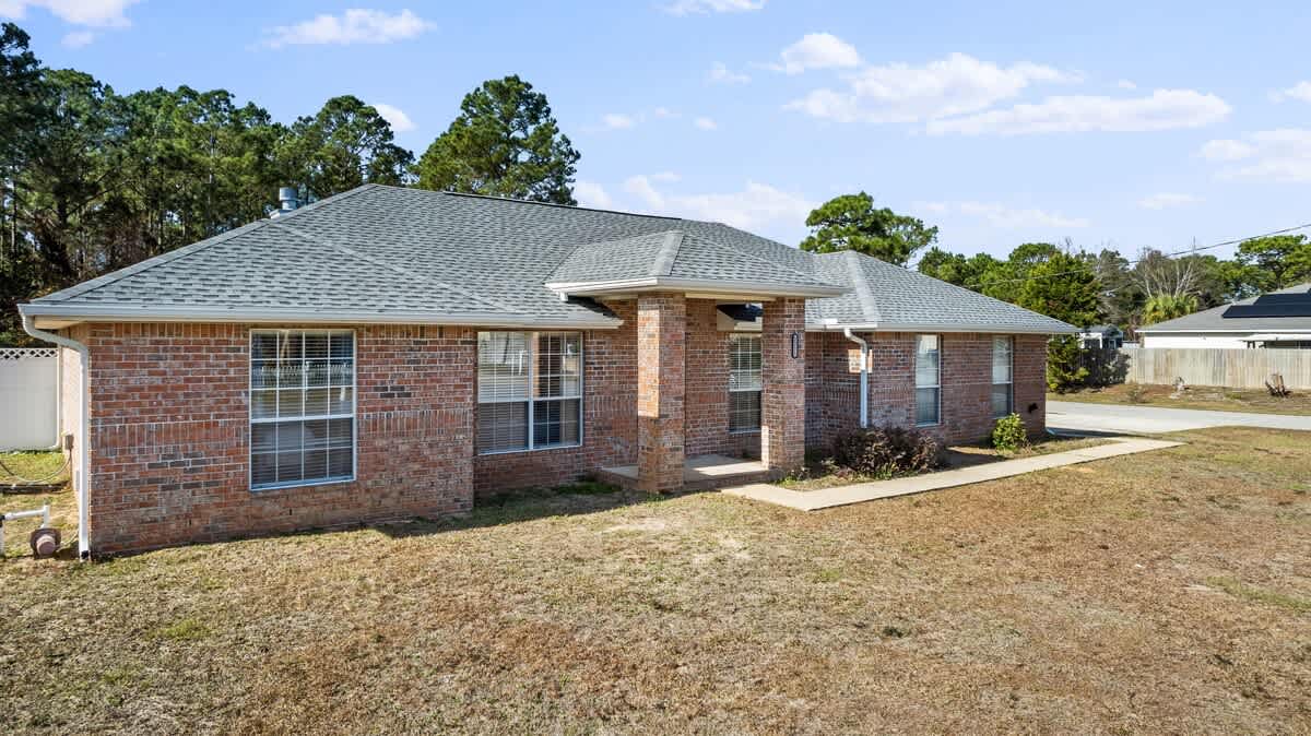 Hidden Jewel WITH A POOL | Photo 38