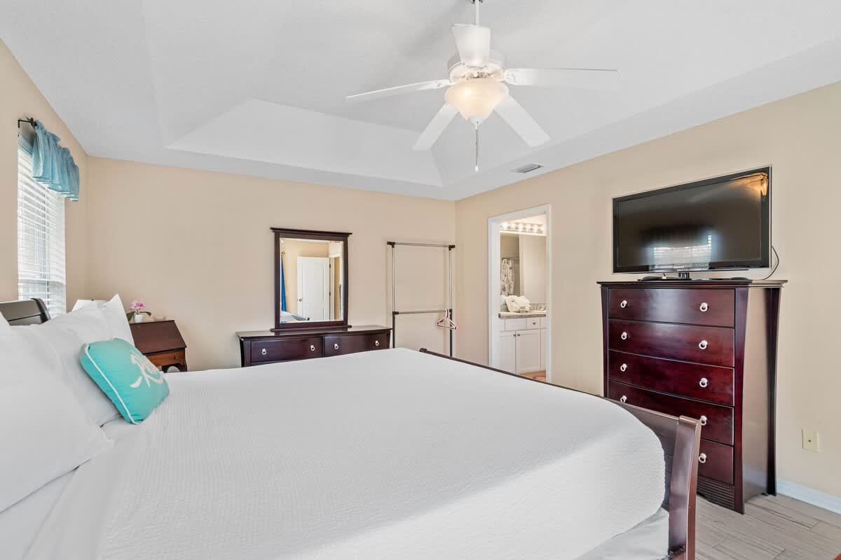 Hidden Jewel WITH A POOL | Photo 20