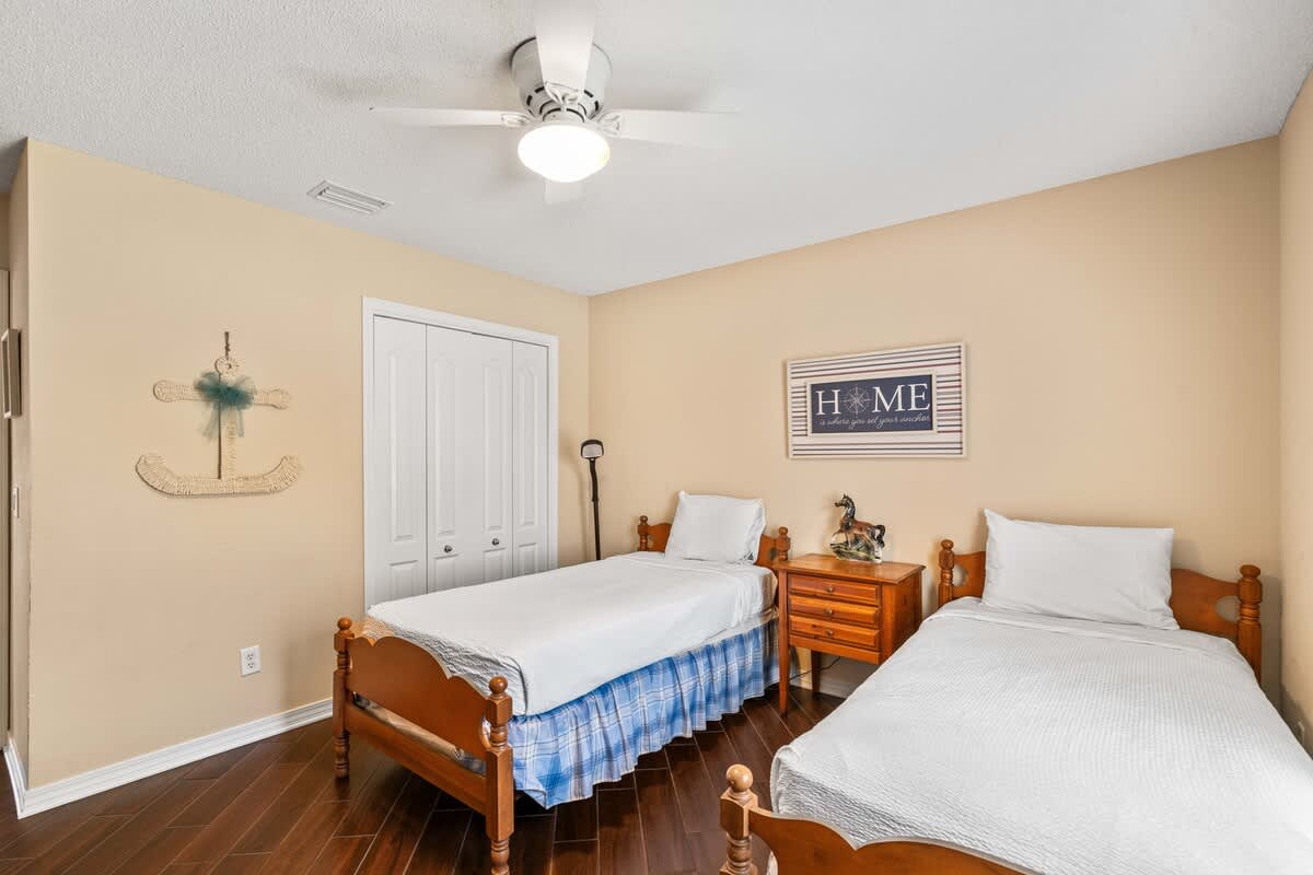 Hidden Jewel WITH A POOL | Photo 23