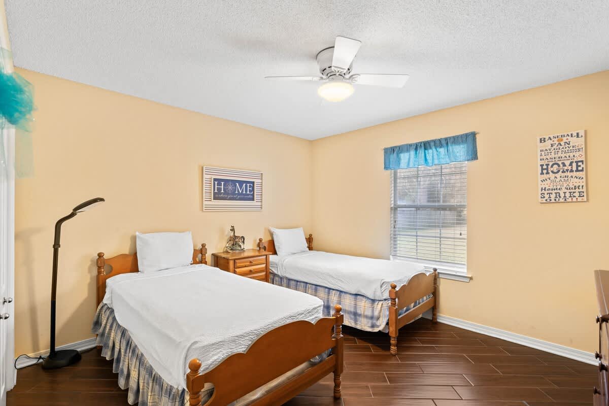 Hidden Jewel WITH A POOL | Photo 24