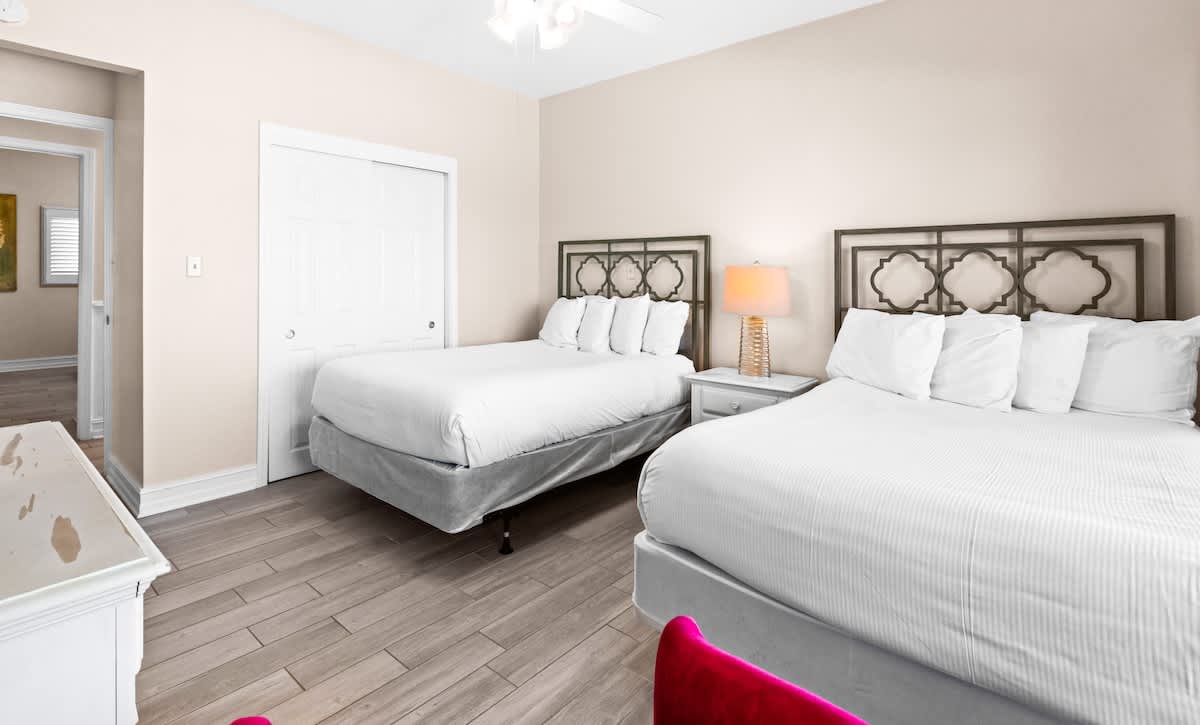 Huntington By the Sea 501 35